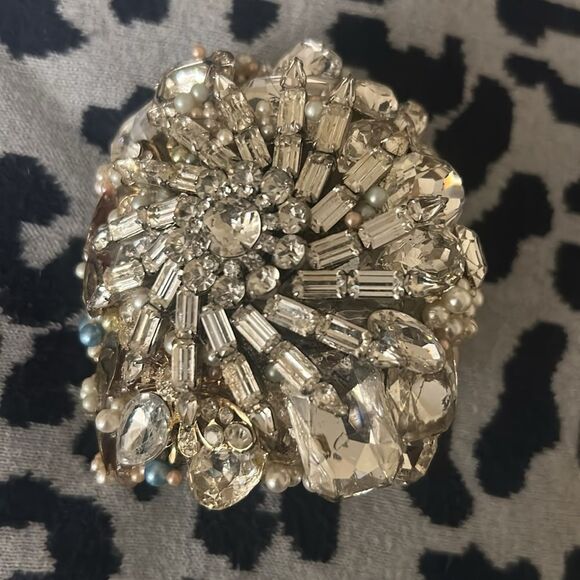 Wendy Gell Elegant Crystal and Pearl Statement Wristie, Signed - Picture 7 of 10